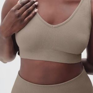EVERLANE The Seamless Bra in Burnt Sugar Size M/L